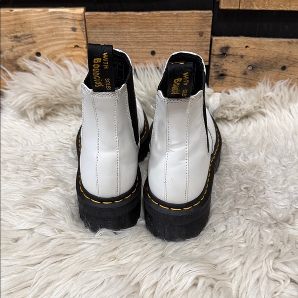 DR. MARTENS 2976 QUAD‎ PLATFORM CHELSEA WOMEN'S BOOT WHITE SMOOTH LEATHER SIZE 8 - Picture 5 of 9